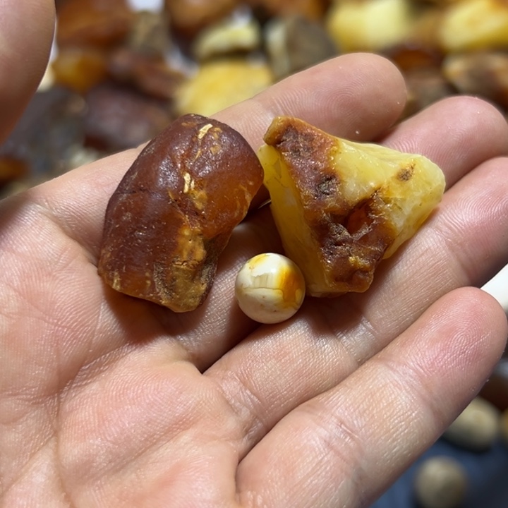 亮***亮定制琥珀未镶嵌波罗的海琥珀蜜蜡