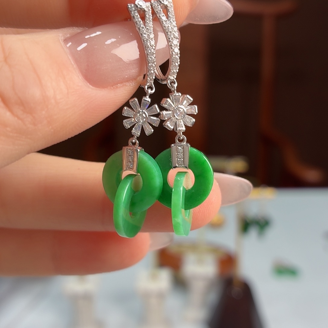 翡翠18K金镶嵌耳饰