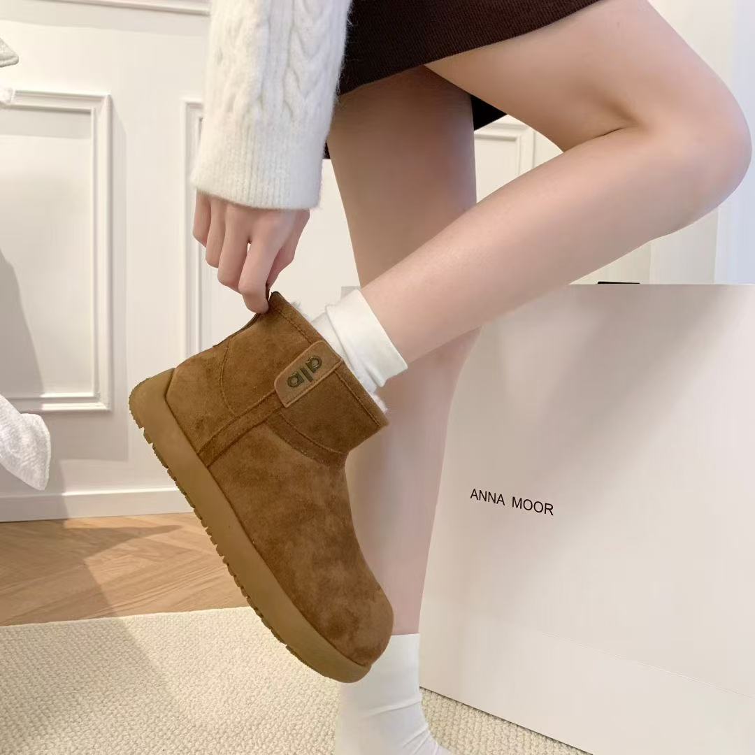 时尚雪地靴百搭中筒短靴厚款平底保暖可爱风休闲