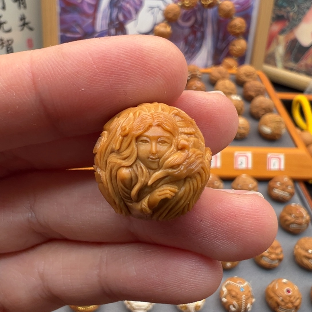 花***花猴头核桃吊坠凤女