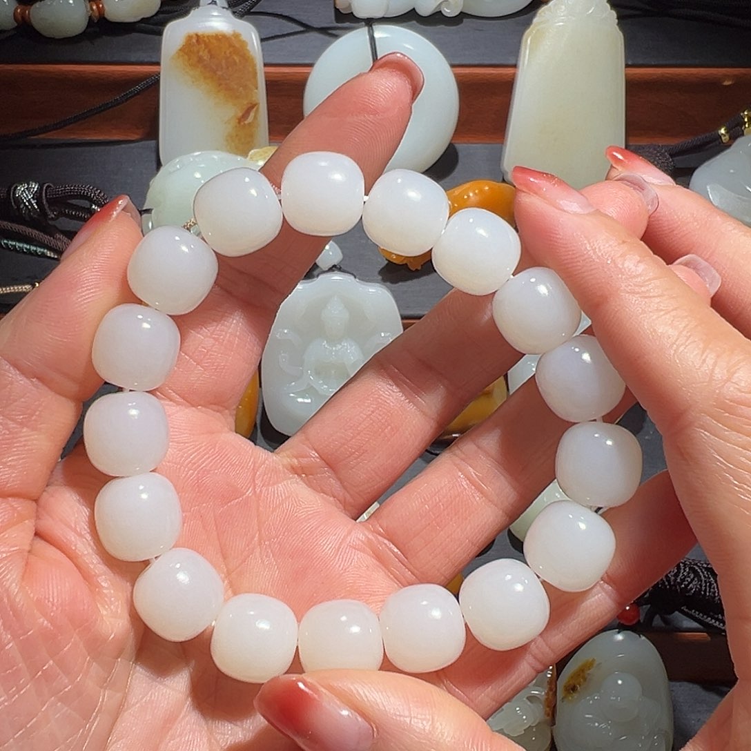 和田玉未镶嵌手链