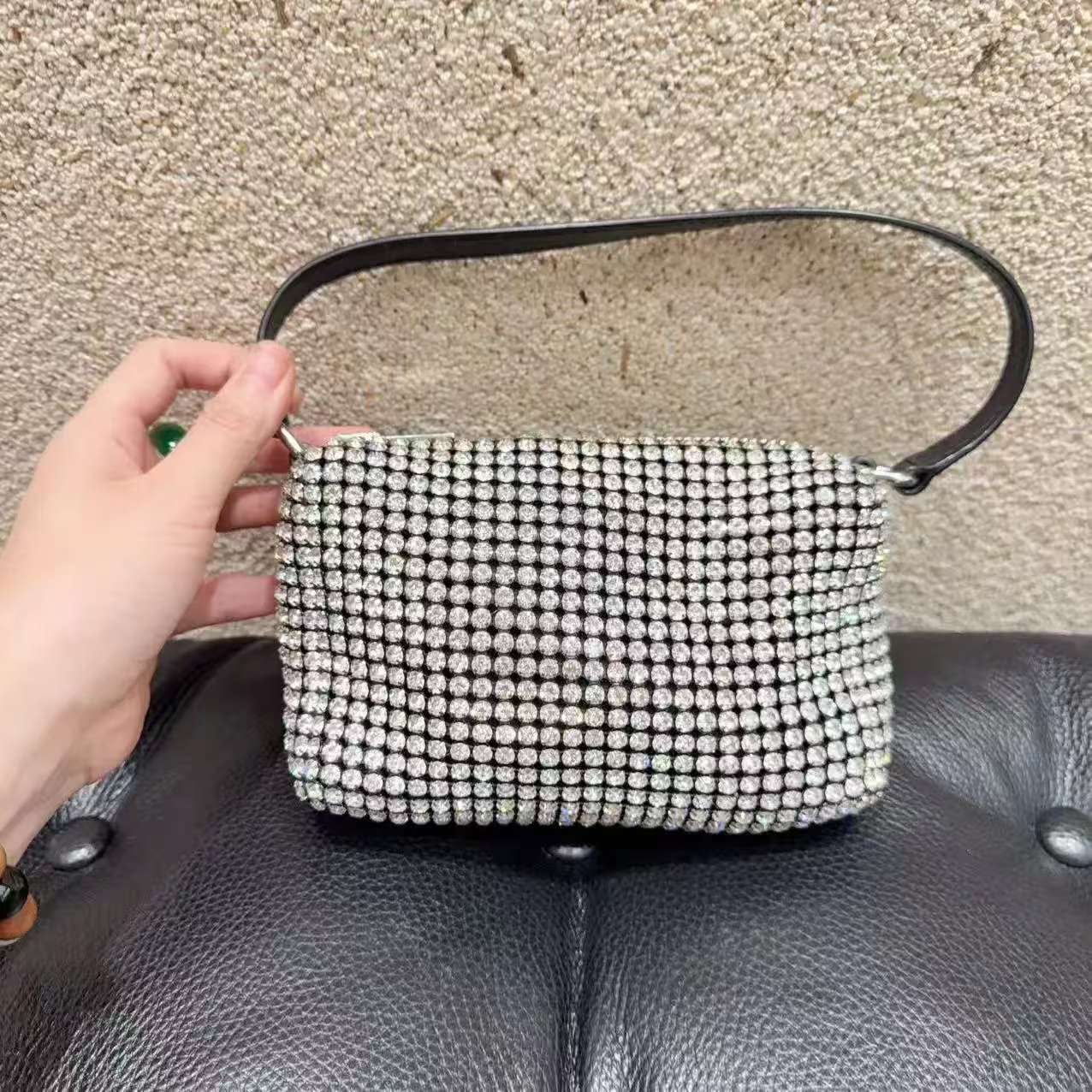 95新 Alexander McQueen/亚历山大·麦昆 大王 水钻手提包 