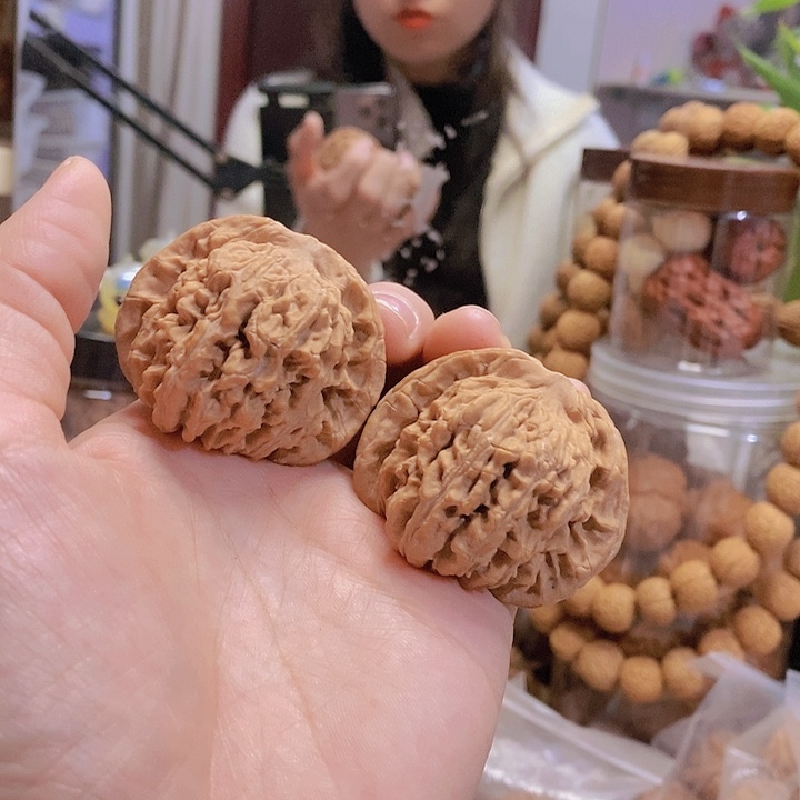 【闪购商品】文玩核桃把件45.5四座楼