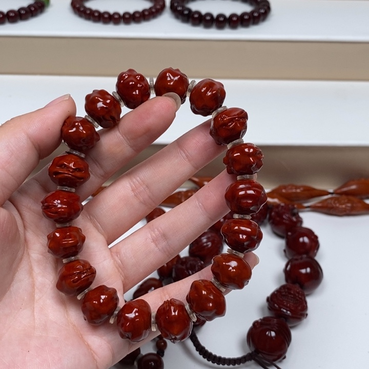 大****橄榄核雕刻工艺的发展