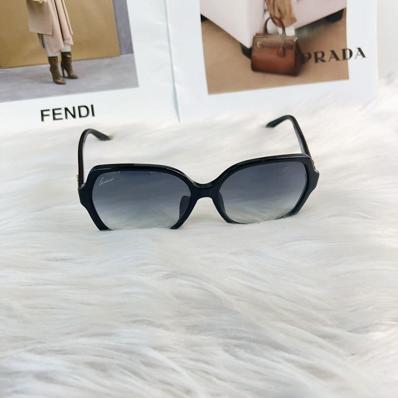 95新 GUCCI/古驰 古驰黑色墨镜侧标log