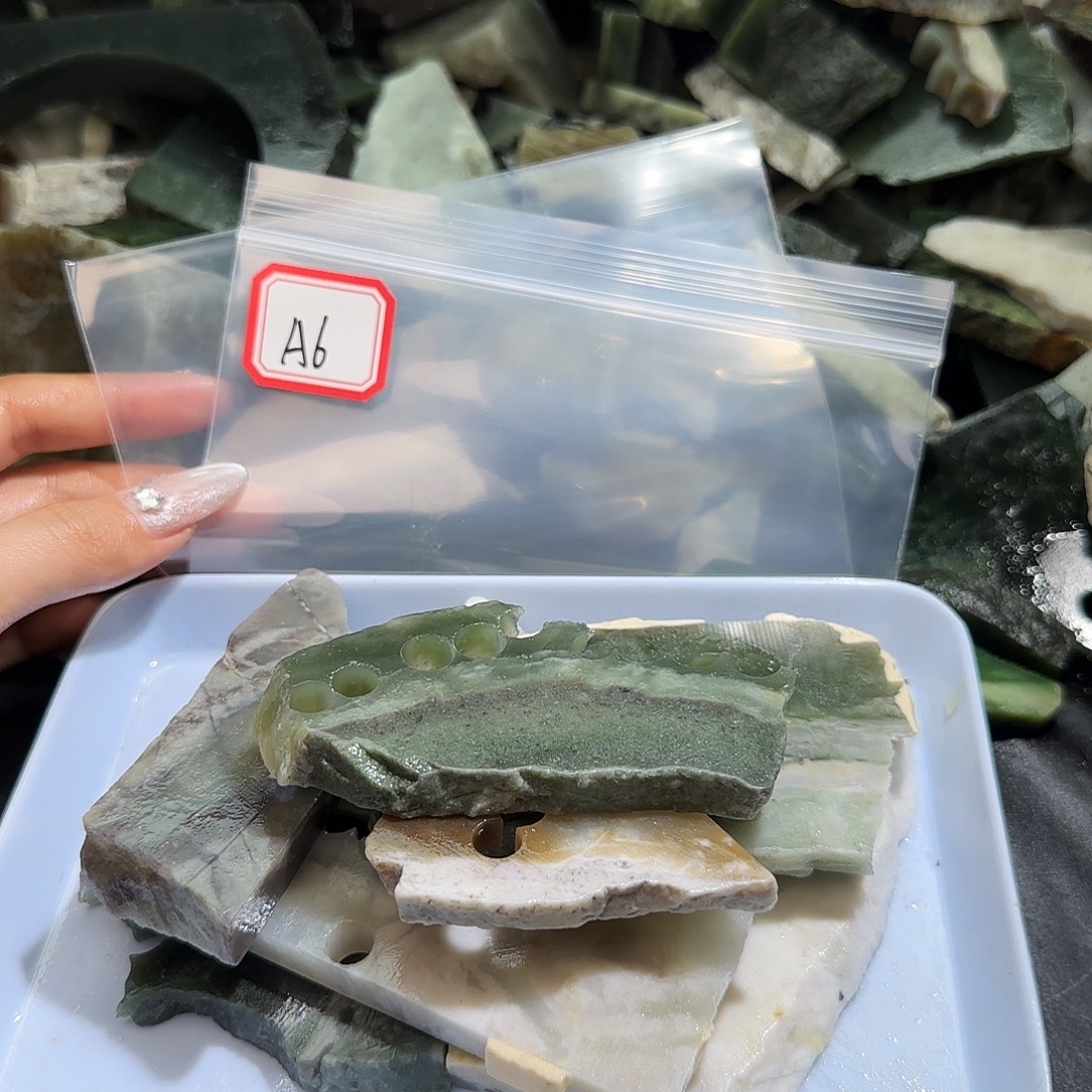 和田玉未镶嵌珠宝半成品