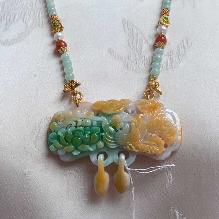 翡翠颈饰未镶嵌翡翠吊坠