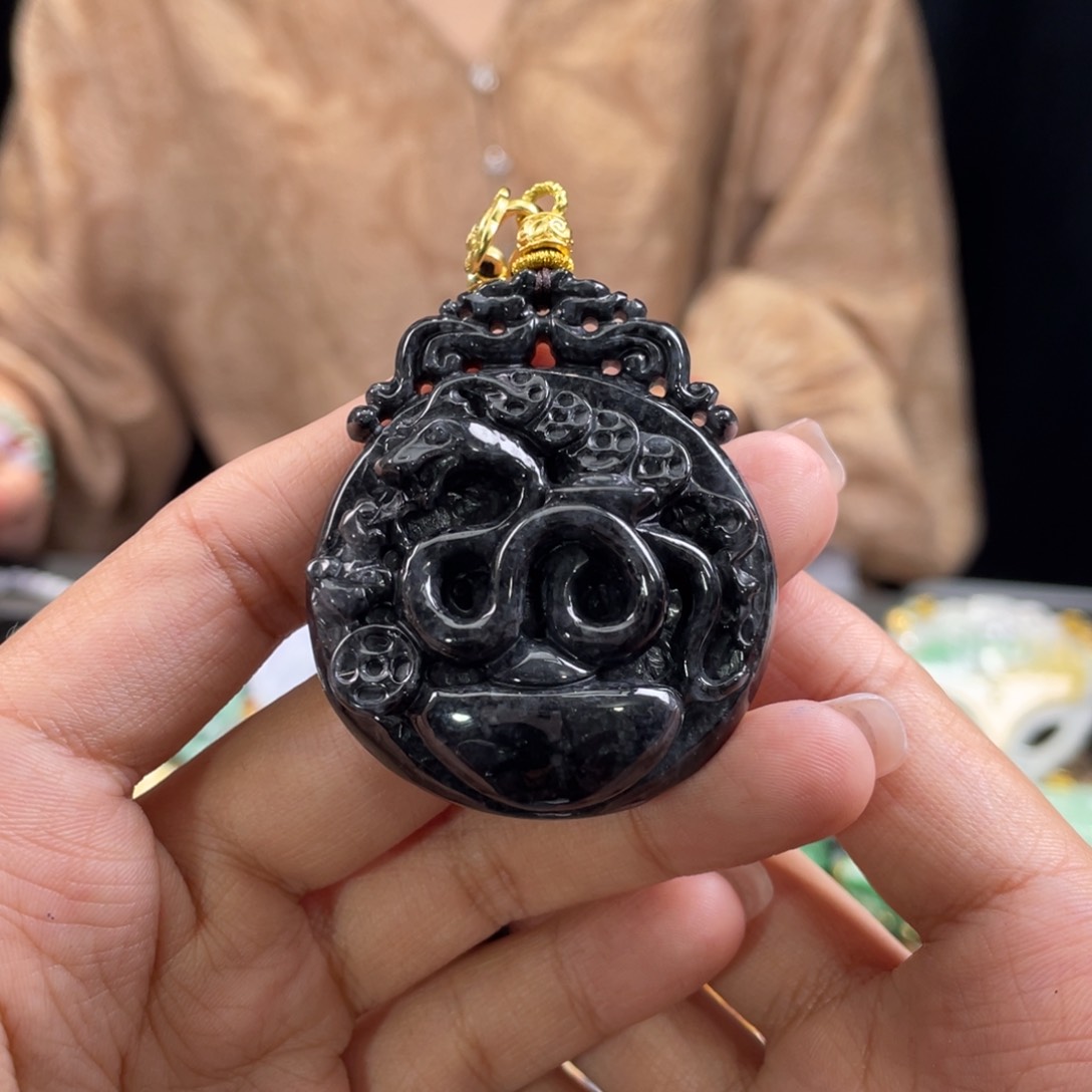 翡翠颈饰未镶嵌代编织