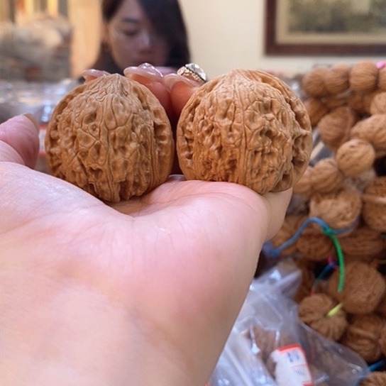 文玩核桃吊坠41绣球有白尖