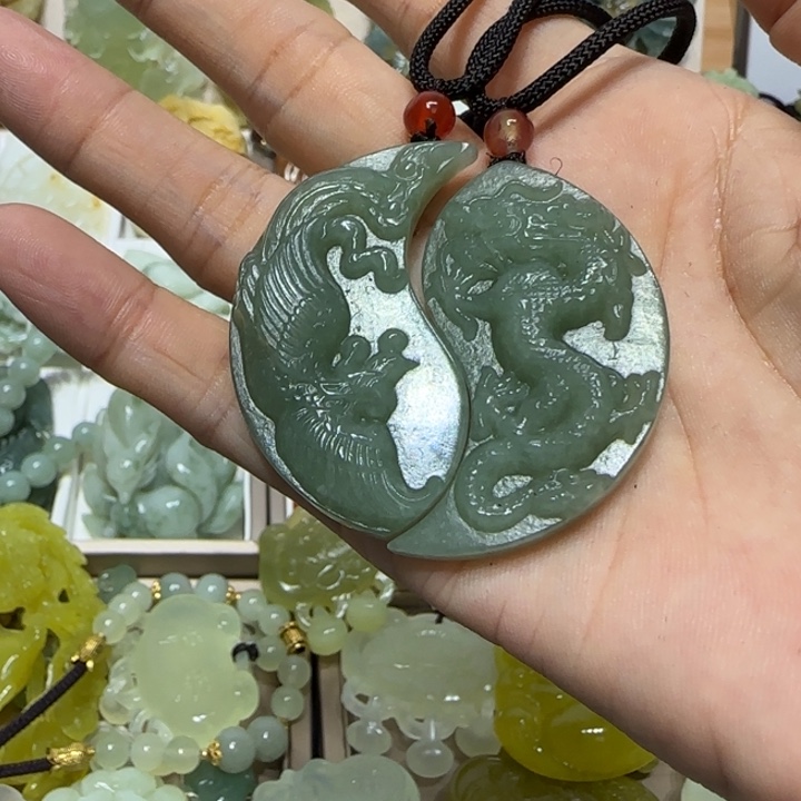 蛇纹石玉吊坠未镶嵌