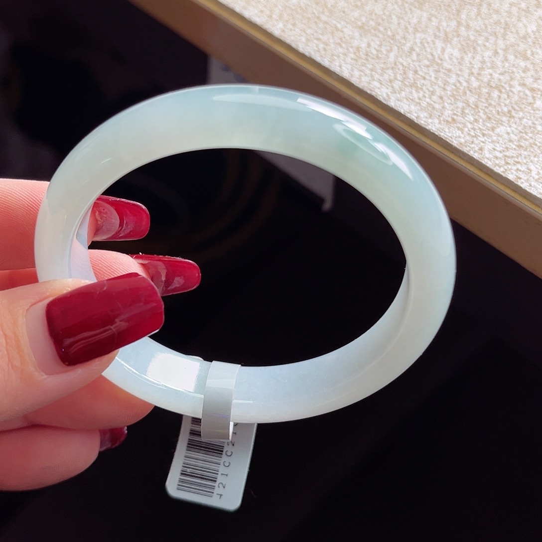 翡翠手镯未镶嵌手镯