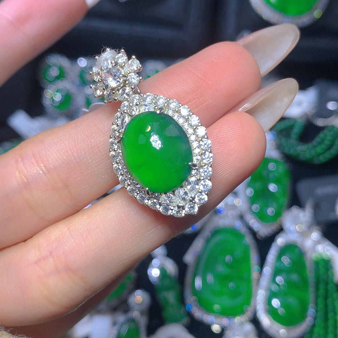 翡翠颈饰银S925镶嵌翡翠