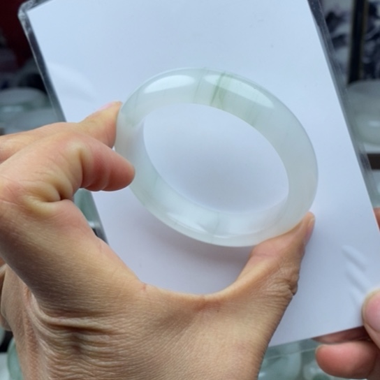 石英质玉（金丝玉）手镯未镶嵌