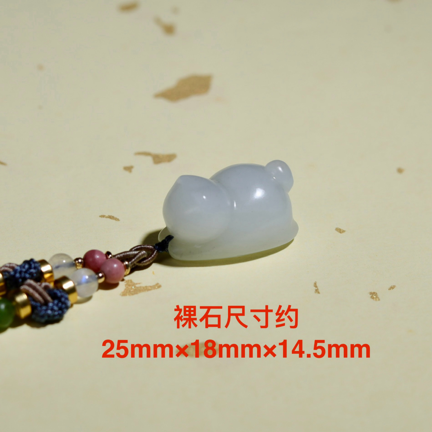新品天然新疆和田玉青花籽趴趴猫吊坠时尚简约小猫玉石挂件礼物