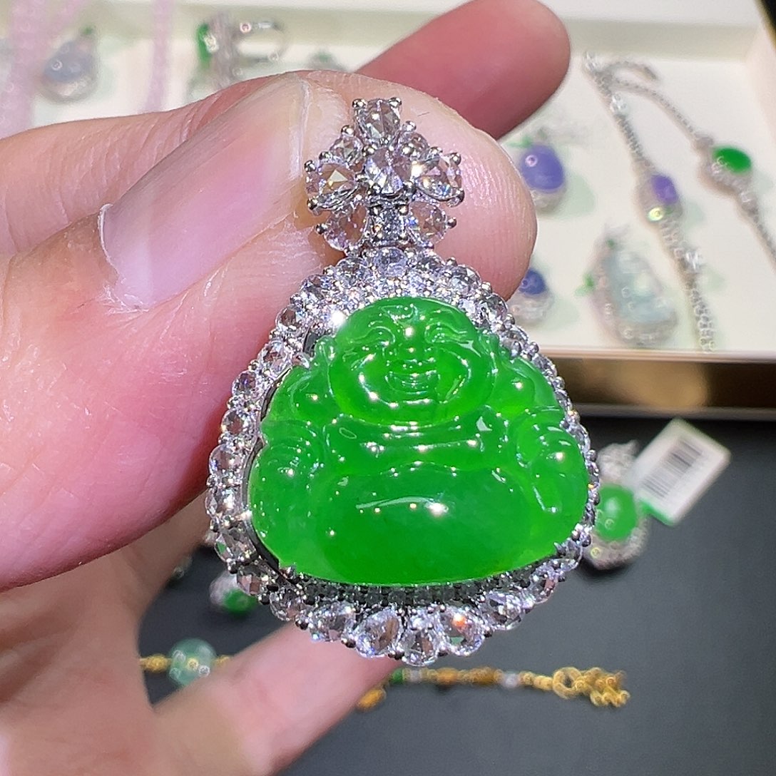 翡翠颈饰18K金镶嵌翡翠