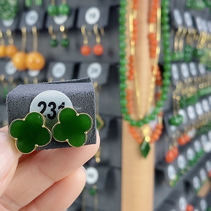 和田玉耳饰18K金镶嵌