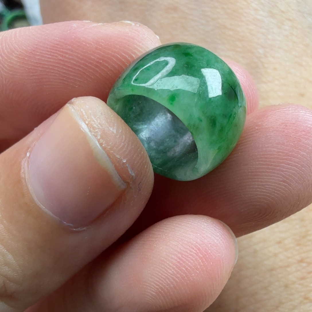 翡翠未镶嵌颈饰56