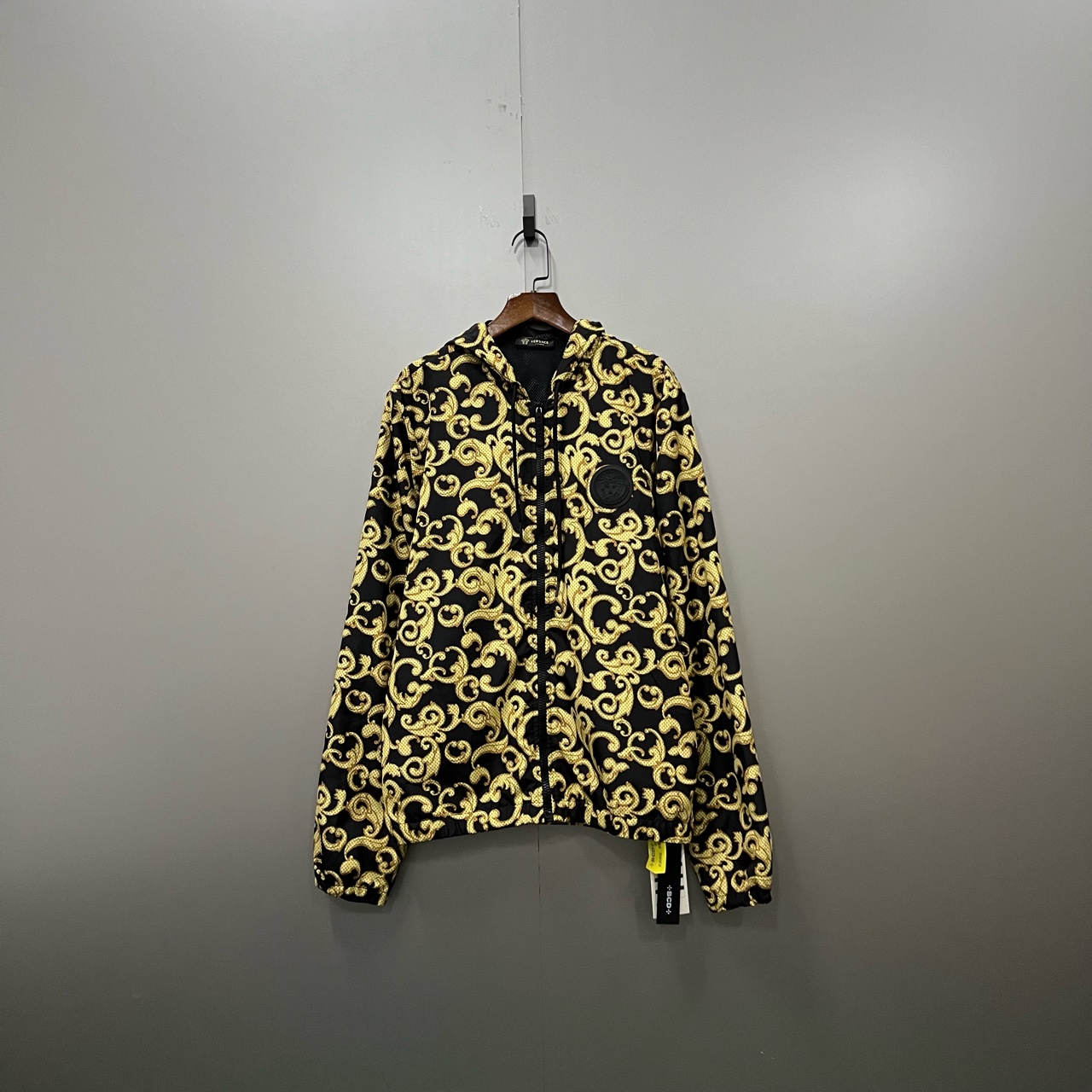 95新 VERSACE/范思哲 （ll）花卉满印拉链外套 46码/ki301981