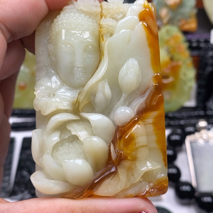 【闪购商品】蛇纹石玉颈饰未镶嵌T****星