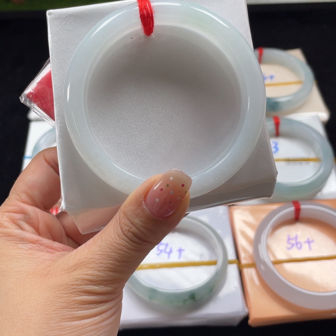 翡翠手镯未镶嵌缅甸翡翠手镯5