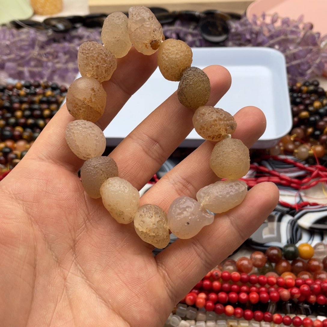 玛瑙/玉髓珠宝半成品未镶嵌一条装玛瑙原石手串