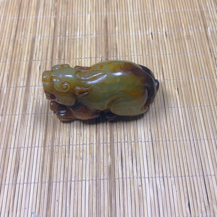 和田玉未镶嵌把件