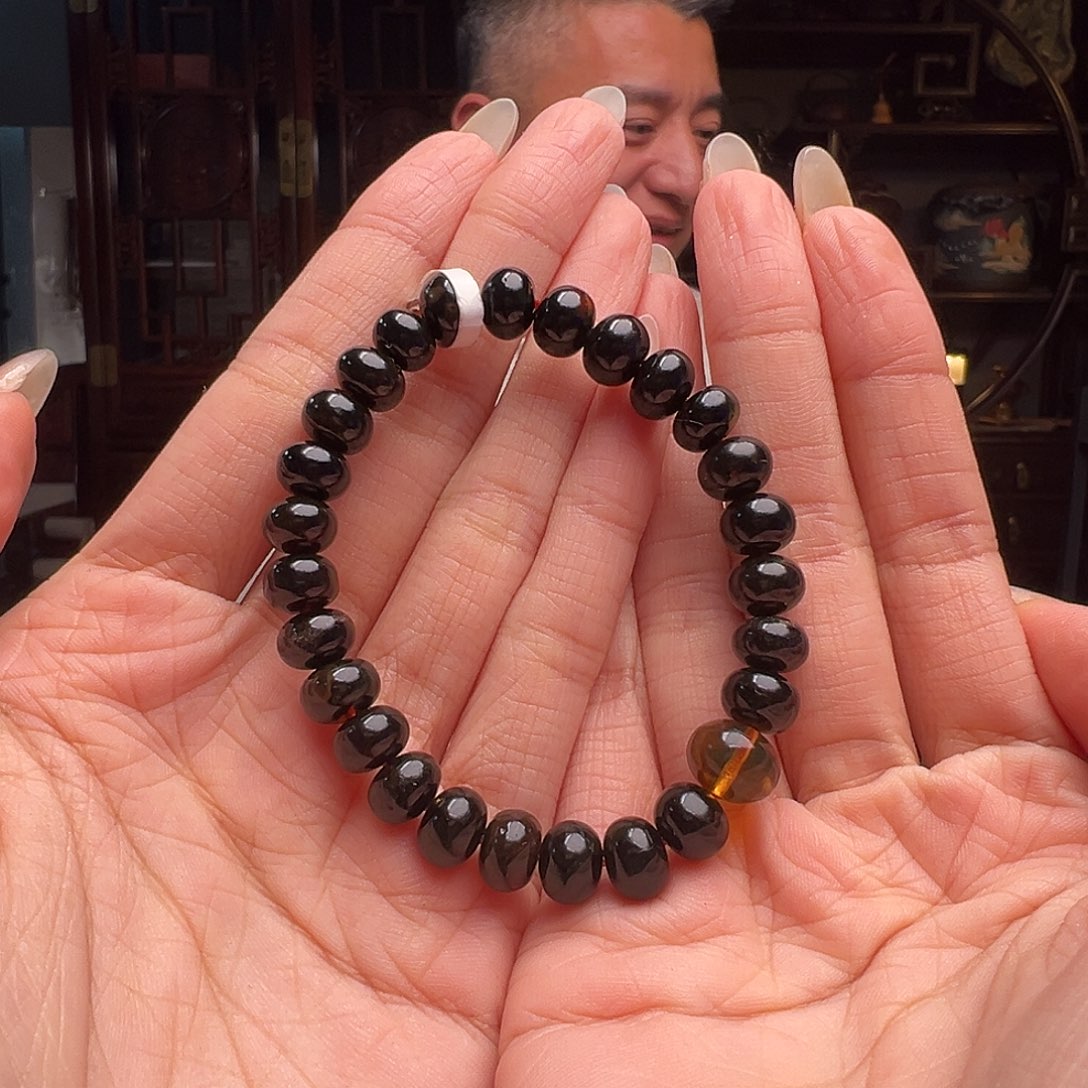 琥珀裸石未镶嵌w**.抚顺琥珀20305-1。8mm