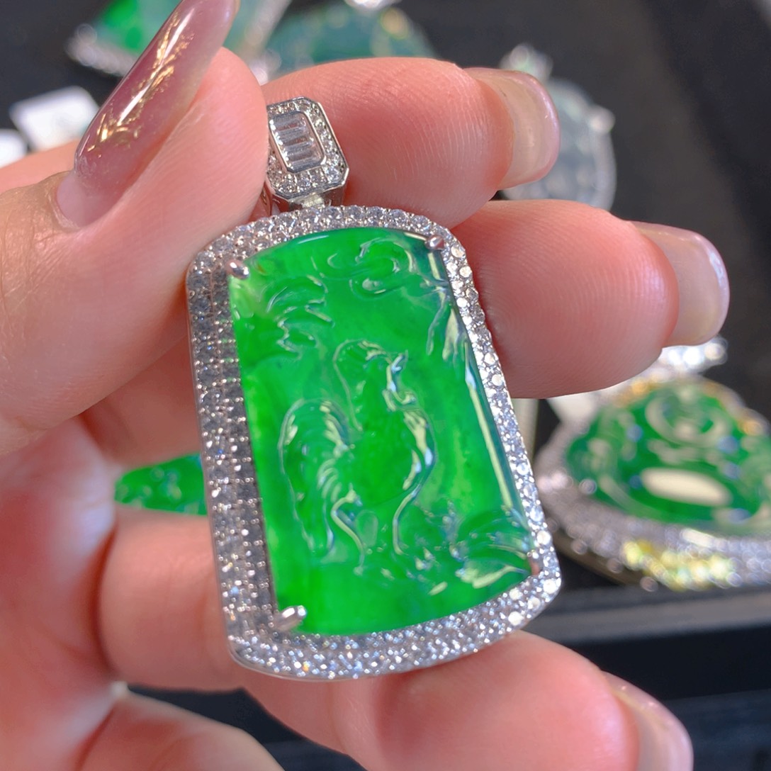 翡翠颈饰未镶嵌翡翠