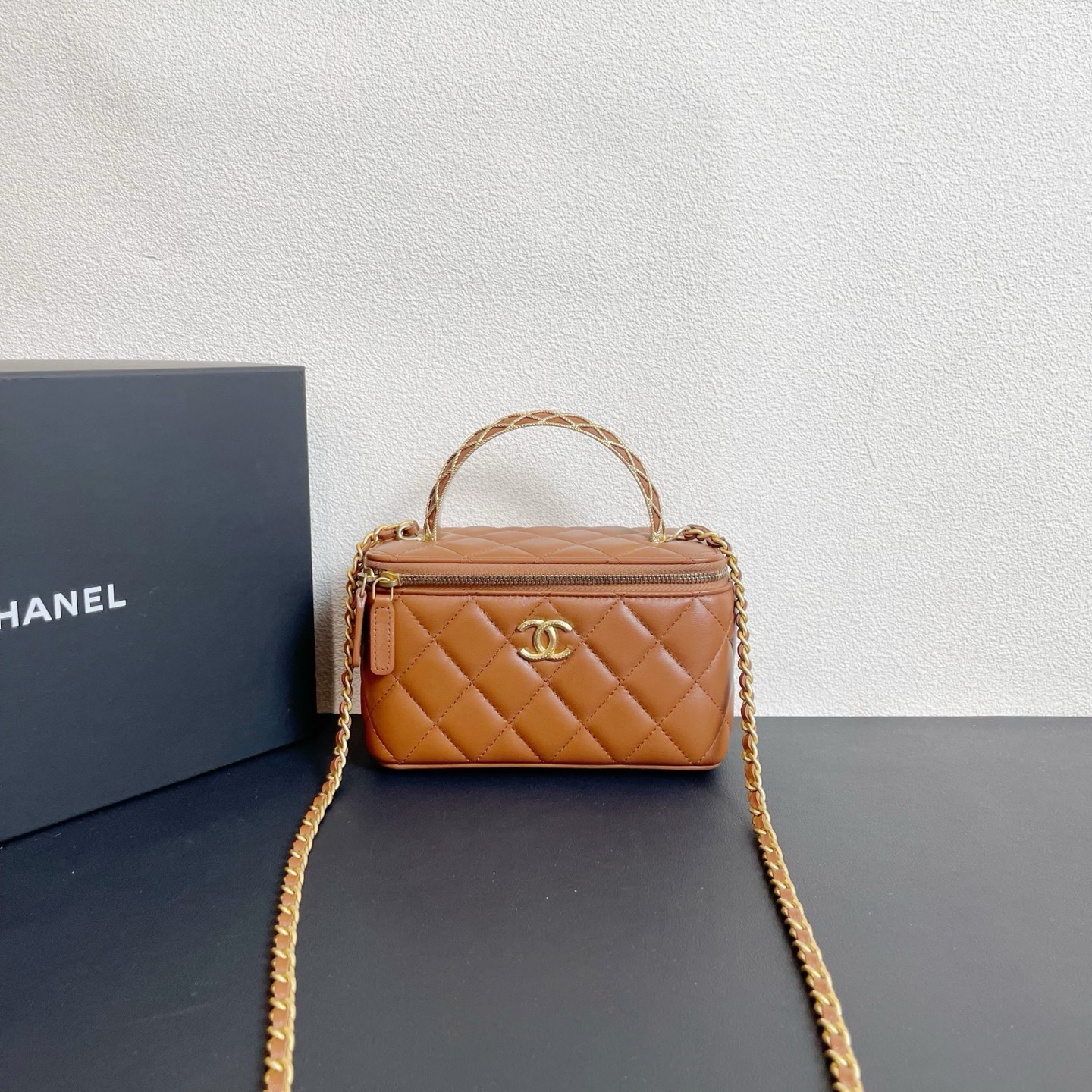 95新 Chanel/香奈儿 98新 奢总管/手柄长盒子包/芯片