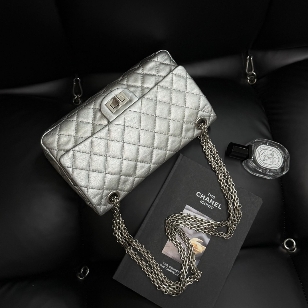 95新 Chanel/香奈儿 银色 褶皱牛 经典2.55小号/622598120