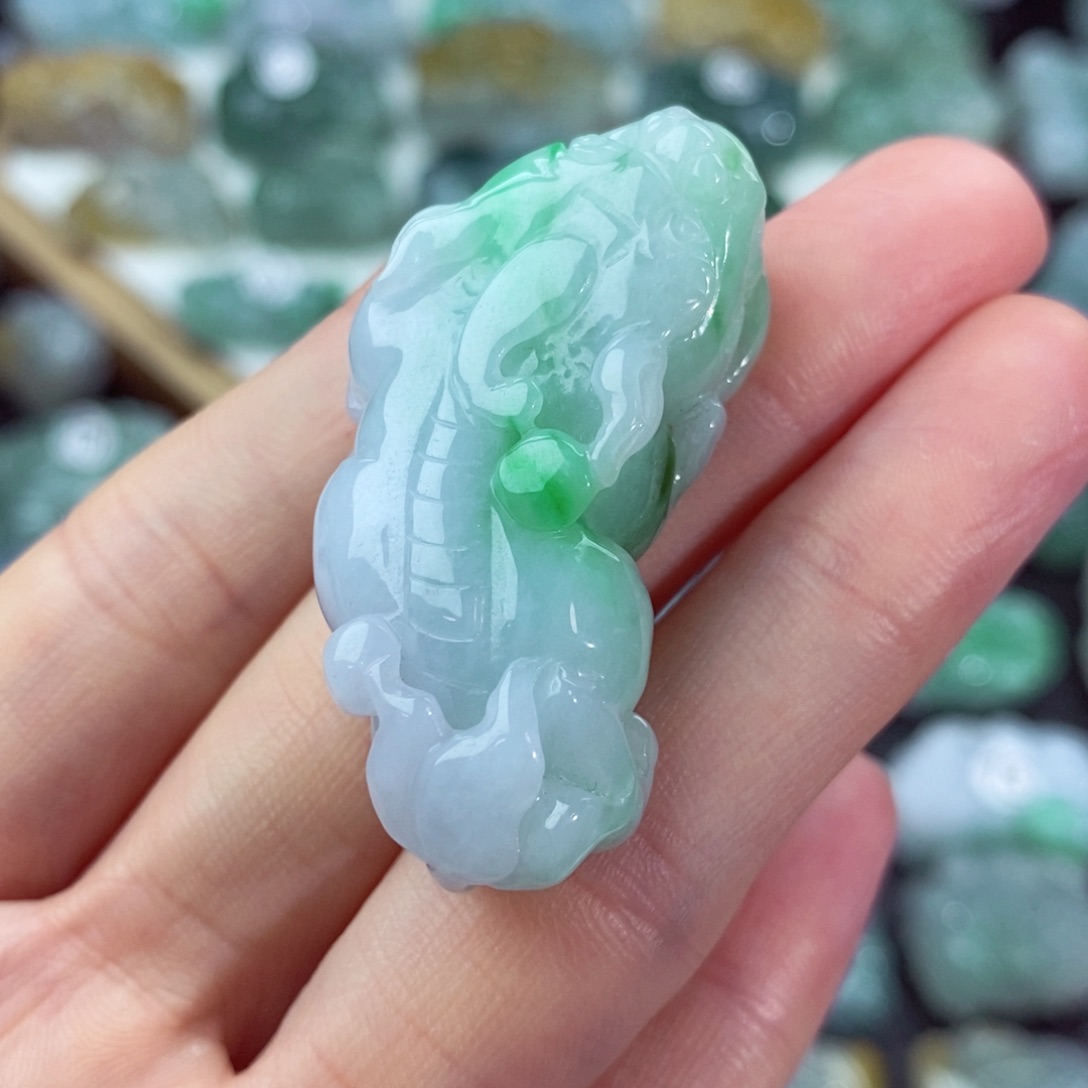 翡翠颈饰未镶嵌阿****器天然