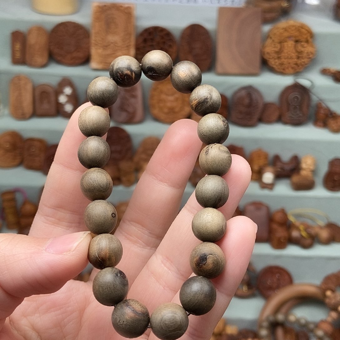 檀香木无事牌土沉1.0瑕疵珠