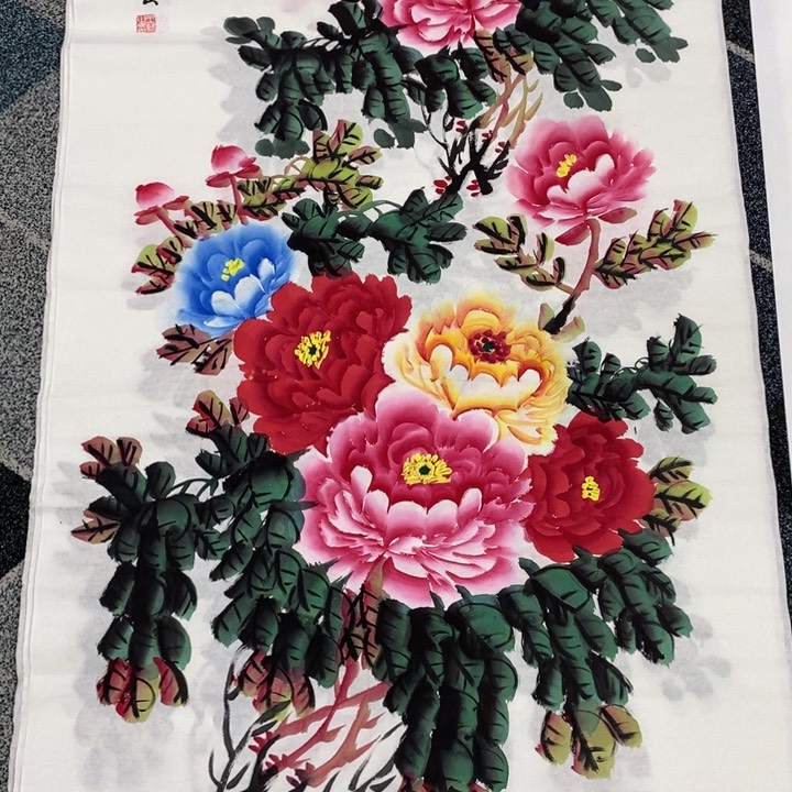 手绘作品等多种形式进行