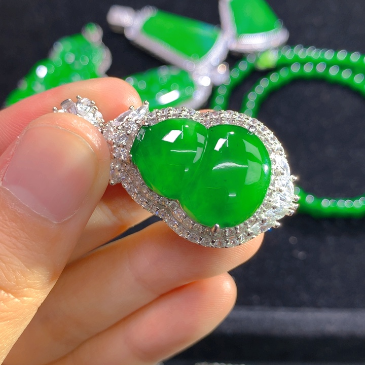 翡翠颈饰银S925镶嵌一个
