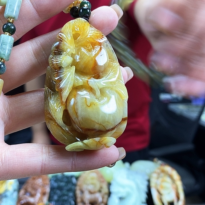 蛇纹石玉吊坠未镶嵌