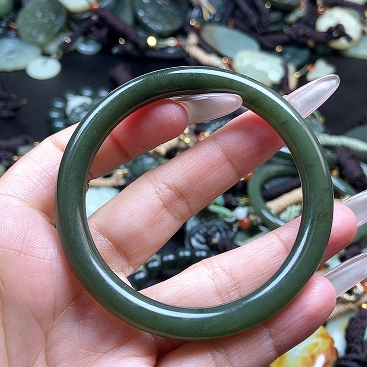 和田玉颈饰足铂镶嵌54