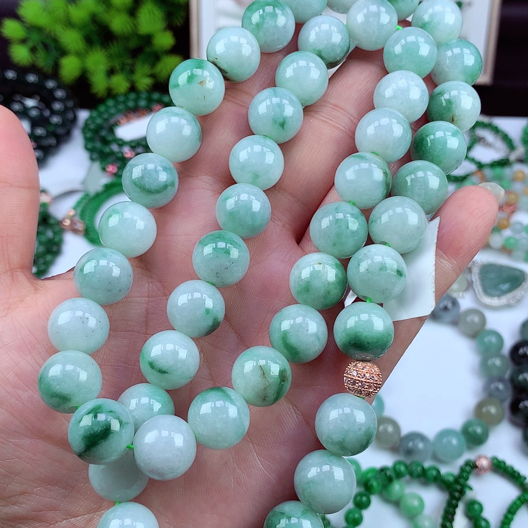 翡翠颈饰未镶嵌项链