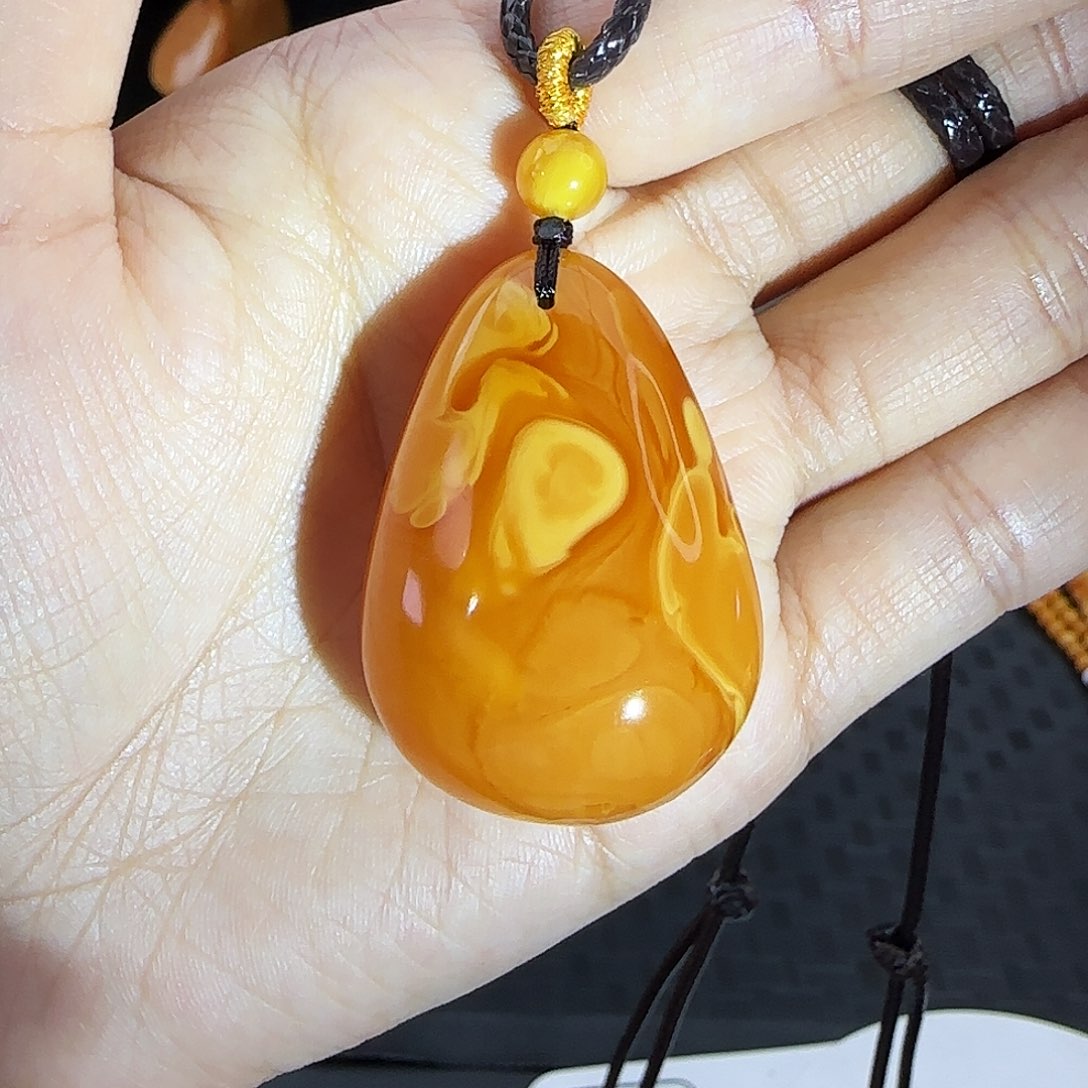 琥珀未镶嵌颈饰吊坠