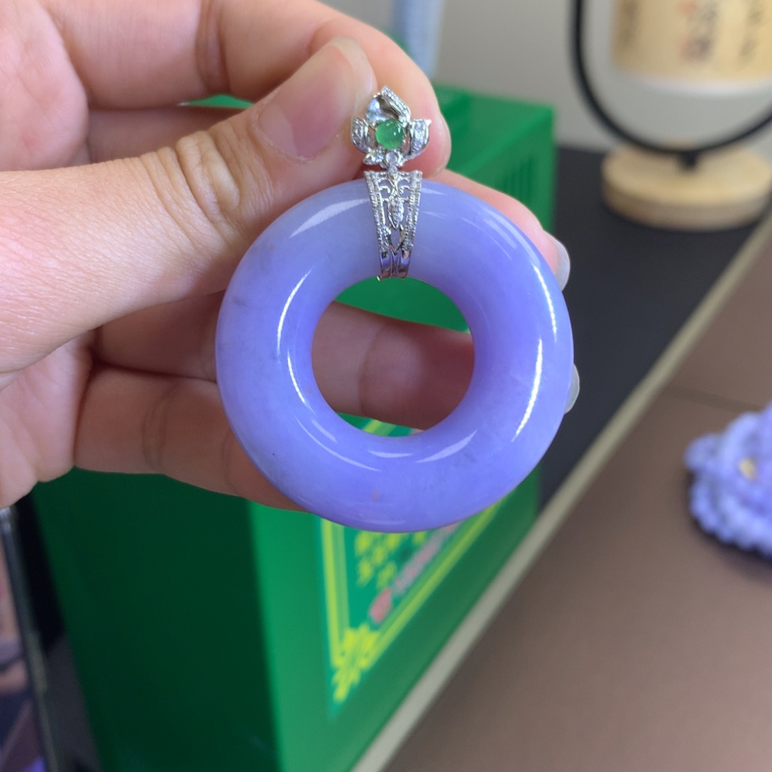 翡翠颈饰18K金镶嵌翡翠