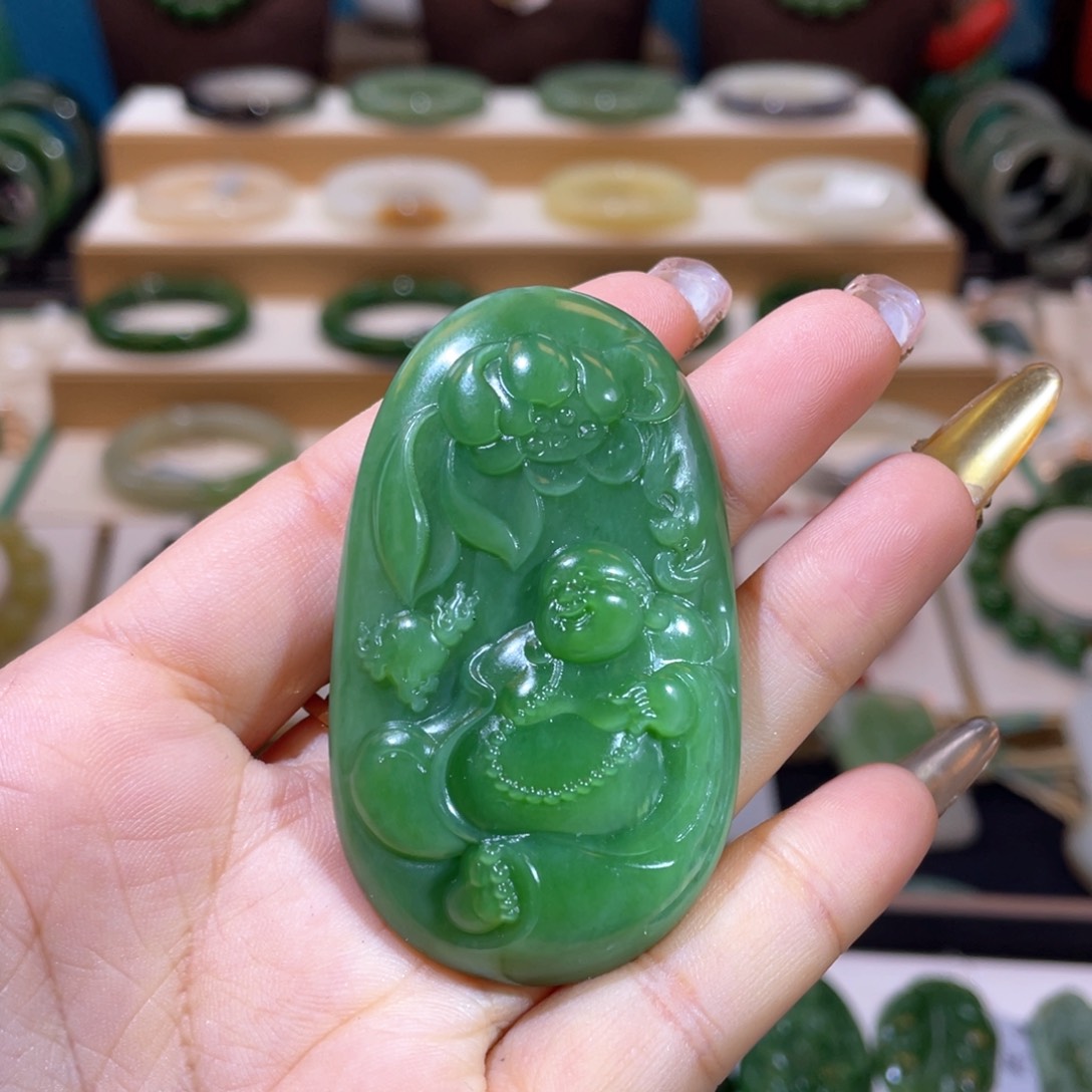 和田玉高品粉绿佛公未镶嵌