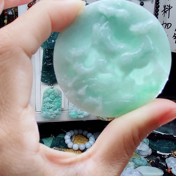 翡翠未镶嵌颈饰翡翠