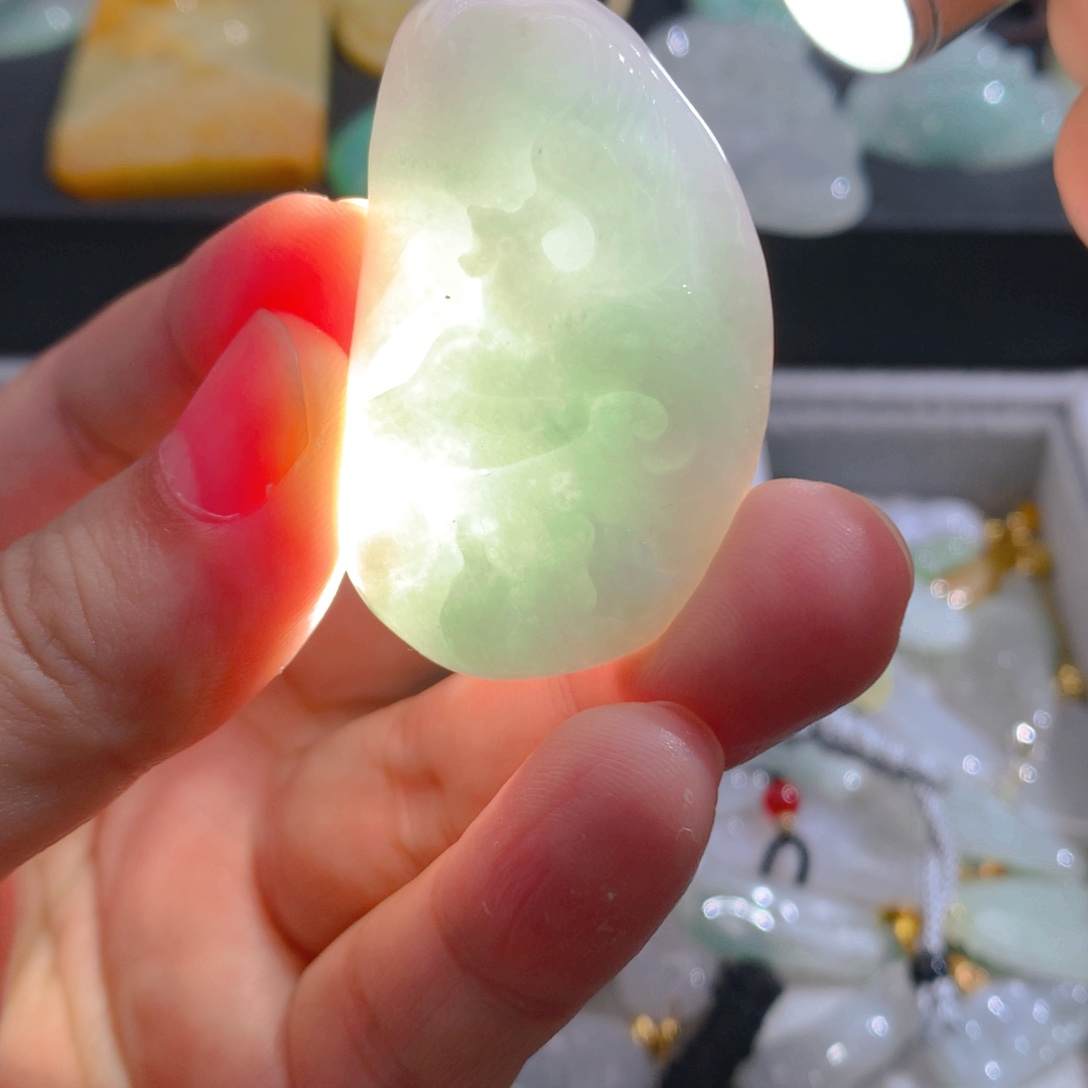 翡翠未镶嵌颈饰翡翠