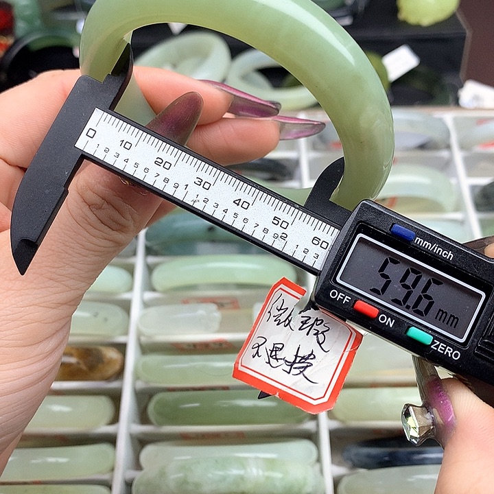 蛇纹石玉手镯未镶嵌505