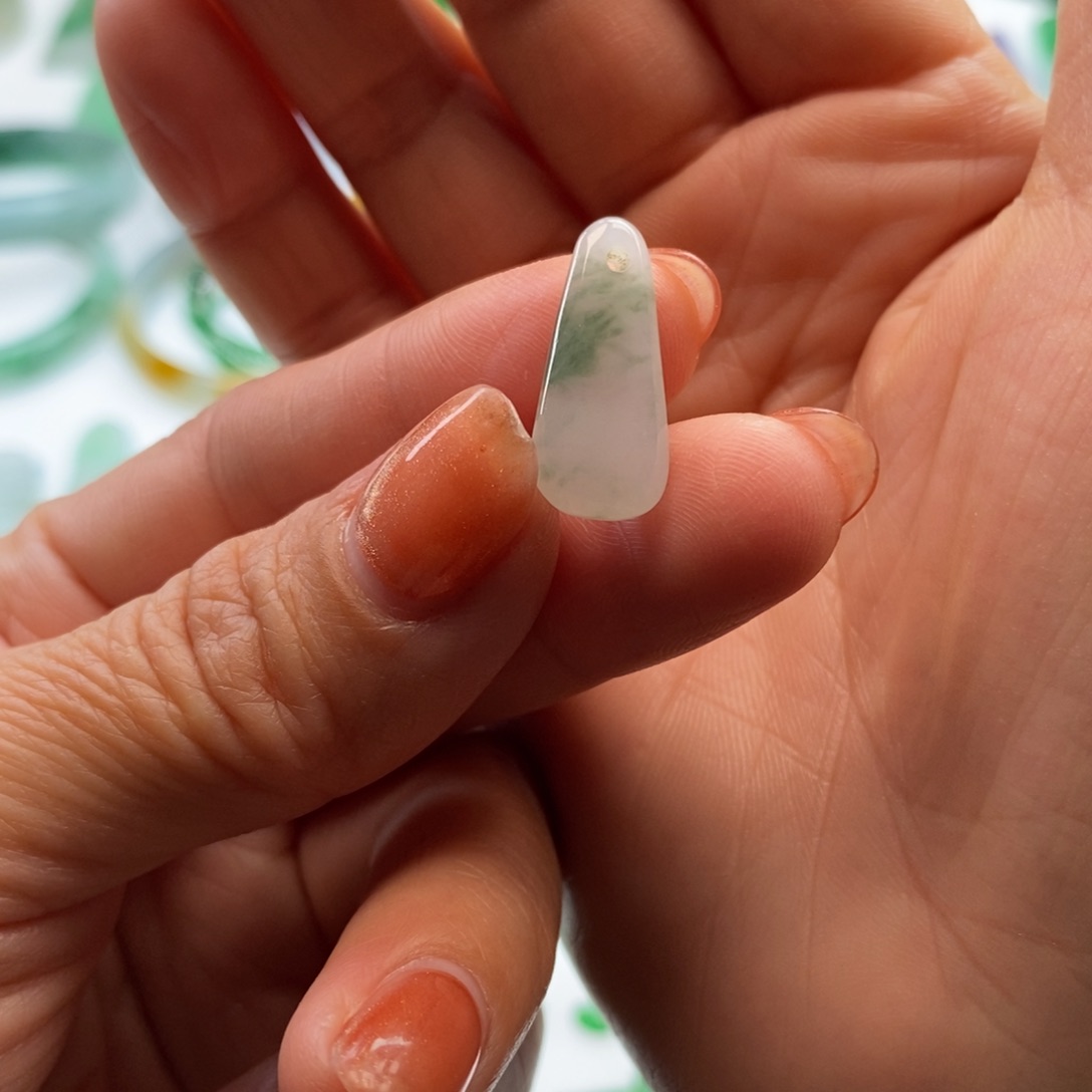 翡翠挂件未镶嵌天然翡翠