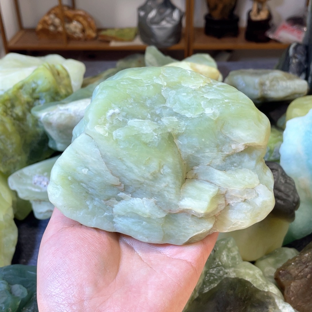 蛇纹石玉未镶嵌中国四大名玉简易