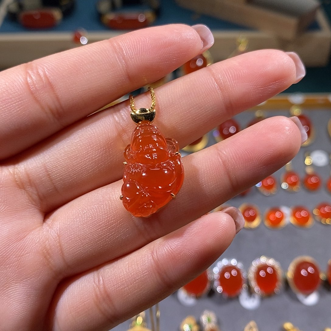 南红玛瑙颈饰18K金镶嵌小*味
