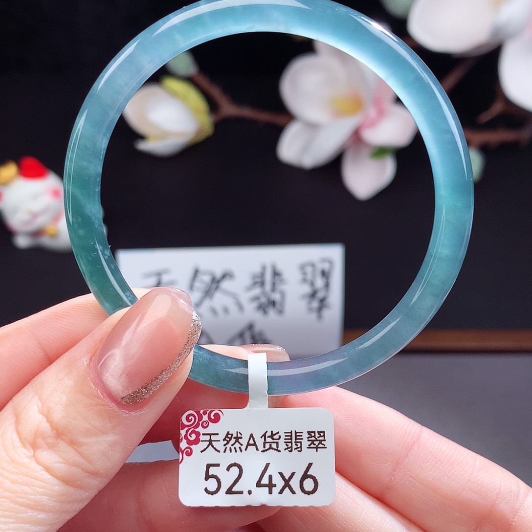 翡翠手镯（圆镯）未镶嵌上****司