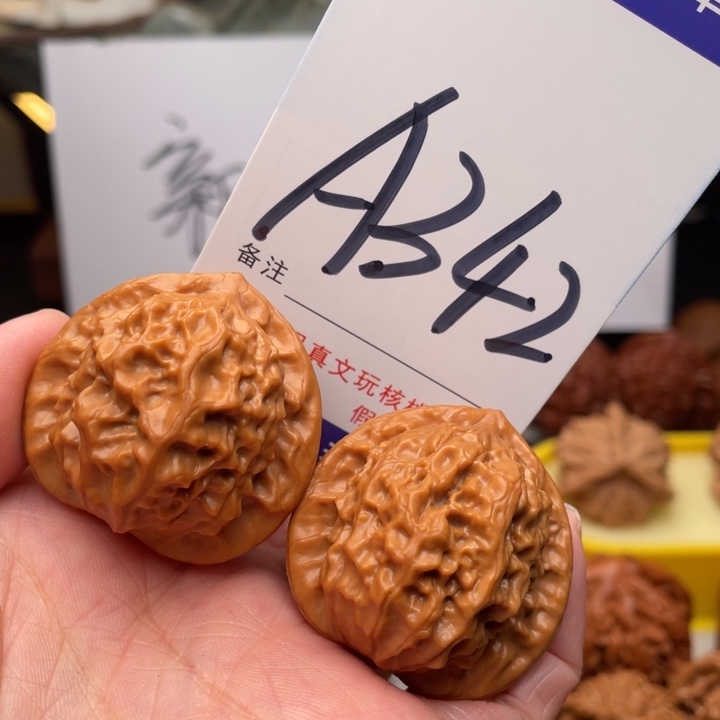 桃核把件文玩核桃瓷娃娃36