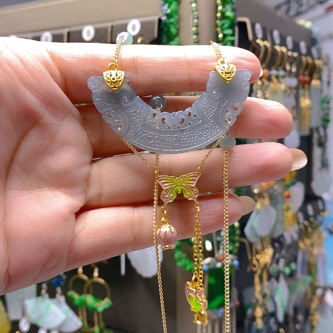 未镶嵌翡翠耳饰翡翠