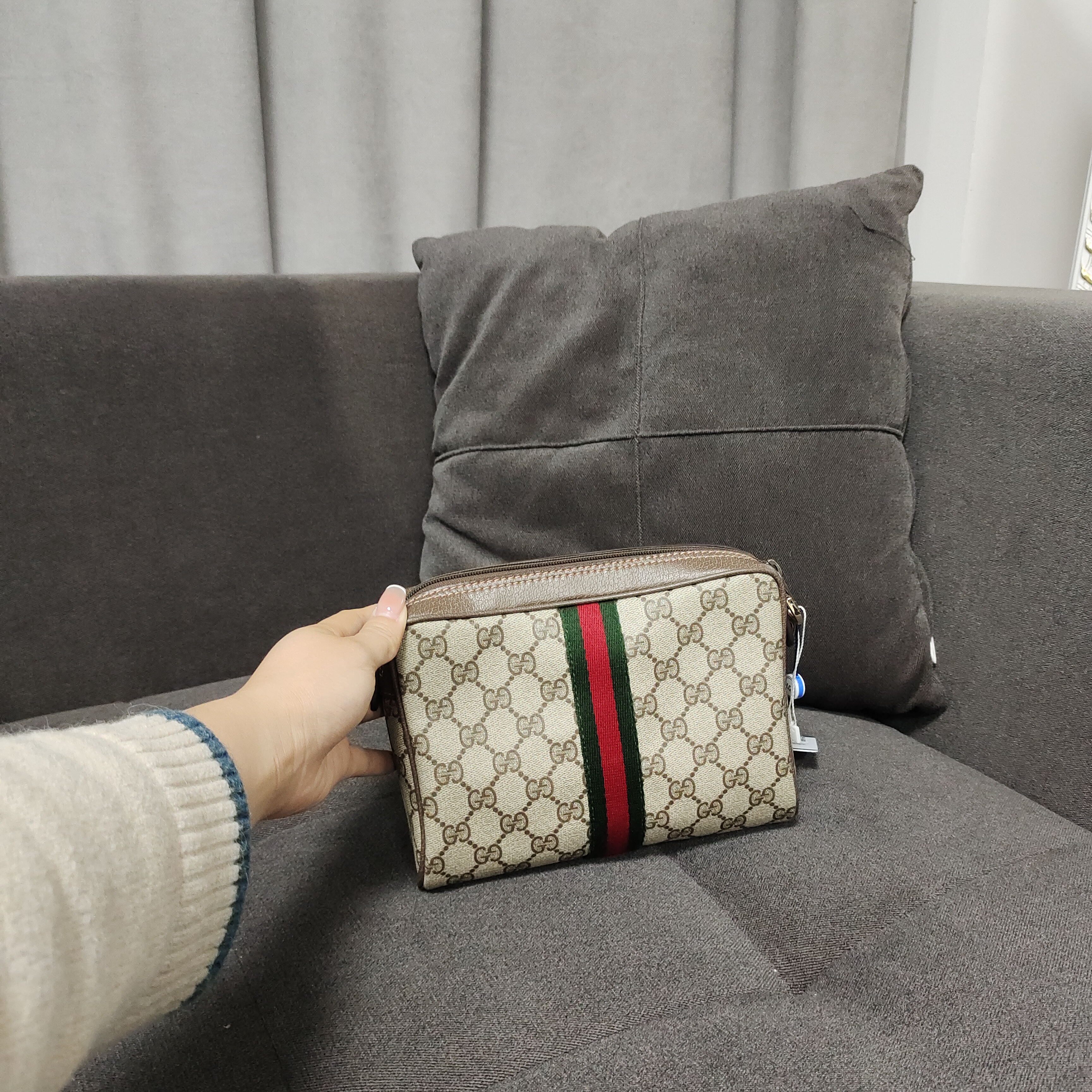 95新 GUCCI/古驰 兔兔奢欣欣/古驰洗漱包/240706076